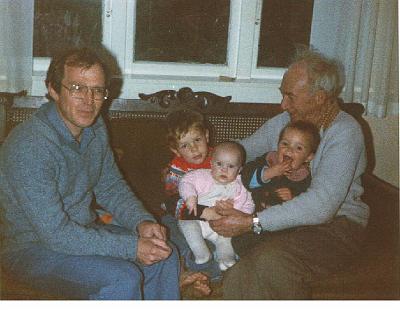 21-MILLER_Group.jpg - L to R Graham Miller, John aged 4 yrs 3 months, Ann 17
Months and Georgina Miller aged 5 months and Dougulas
Miller in October 1983 at Laurie Ave, Parnell