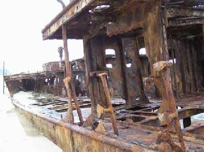 Maheno-wreck-closeup.jpg