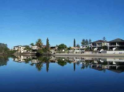 Housing-on-canal-at-Surfers.jpg